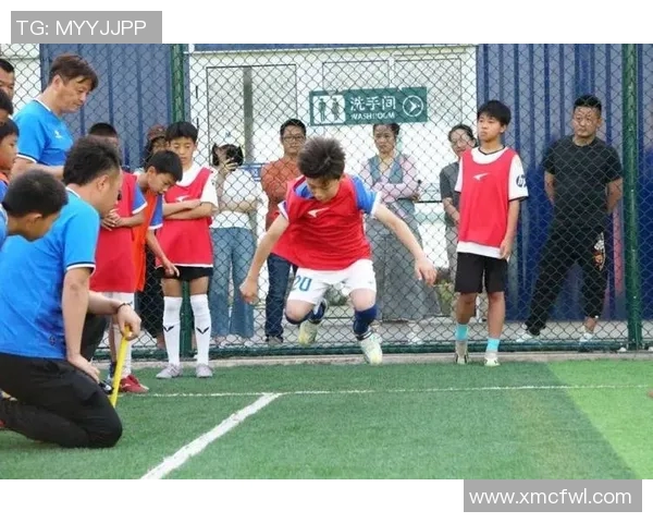 青少年足球发展新路径探索与实践促进青少年身心健康成长